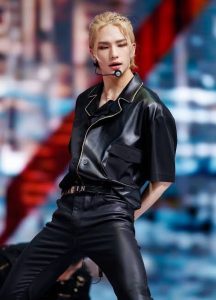 ヒョンジン全身